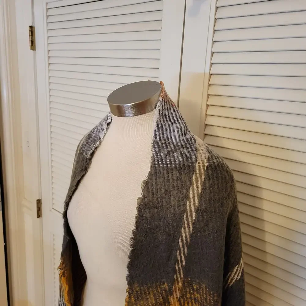 Studio Patterned Shawl Scarf Acrylic Cozy Warm Fringe Ends Autumn Layering